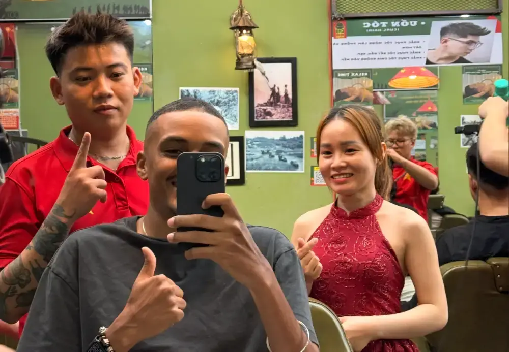 BARBER SHOP SOLDIER